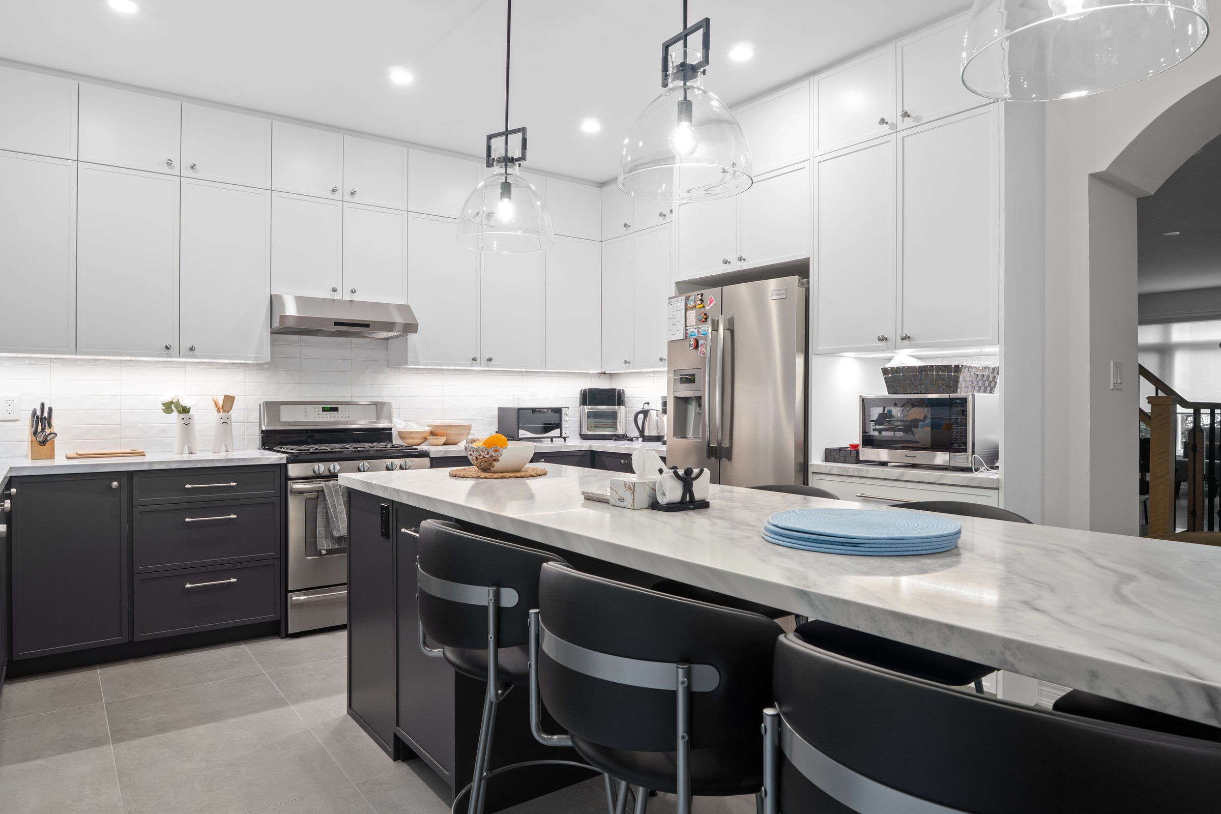 Couture Gardens — Kitchen Renovation in Thornhill, ON, photo 4